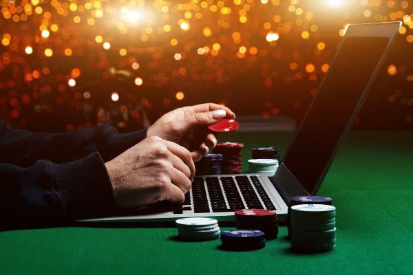 login angkasabet mobile app showing live blackjack table and Formula 1 odds